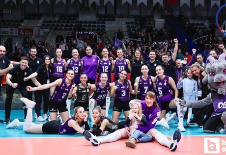 Zeren Spor,  teknik heyet ve yıldız isimleriyle vedalaştı