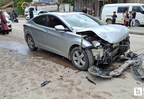 Beypazarı'nda elektrikli bisiklet ile otomobil çarpıştı: 2 yaralı