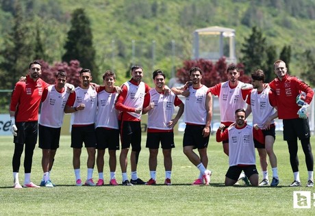 A Milli Futbol Takımı, basına kapalı antrenmanla çalışmaları sürdürdü