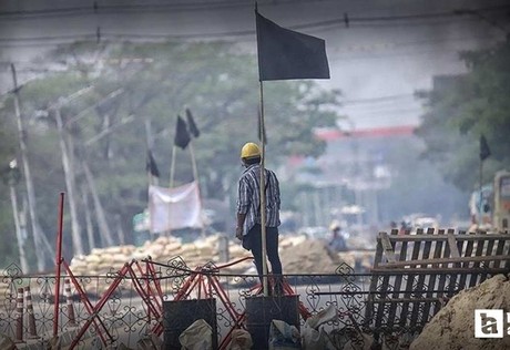Myanmar'da paylayıcı deposu patladı: 6'sı çocuk 46 kişi hayatını kaybetti
