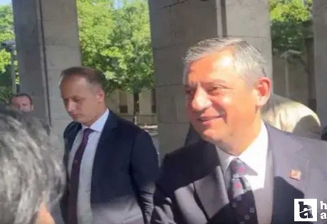 Özgür Özel başkanlığında CAO Yürütme Kurulu Toplantısı TBMM’de başladı