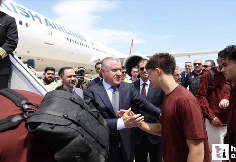 A Milli Futbol Takımı, Gençlik ve Spor Bakanı Bak’ın katıldığı törenle ABD'ye uğurlandı