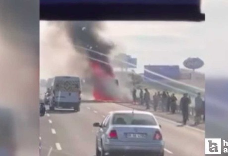 Sincan'da işçileri taşıyan servis küle döndü: Büyük panik yaşandı!