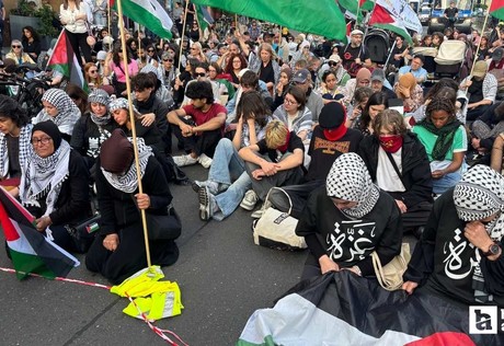 Berlin'de Filistin'e destek gösterisine Alman polisinden sert müdahale