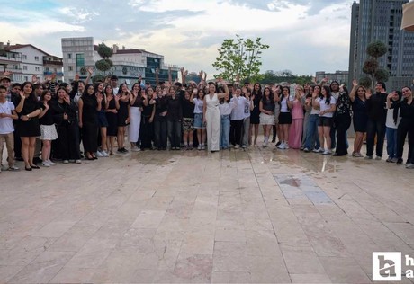 ETİMGEM'de LGS hazırlık grubu mezuniyet sevinci yaşadı