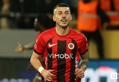 Sözleşmesini fesheden Metehan Mimaroğlu helallik istedi
