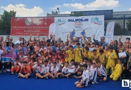 Beypazarı Akşemseddin Ortaokulu, çim hokeyinde Türkiye dereceleri kazandı