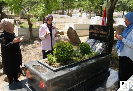 Keçiören Belediyesi Abdürrahim Karakoç'un kabrini bakıma aldı