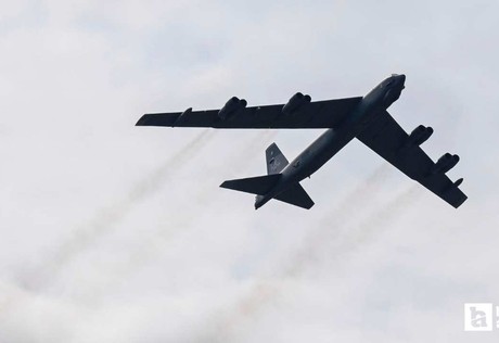 ABD’de B-52 bombardıman uçağı kalkıştan kısa bir süre sonra düştü