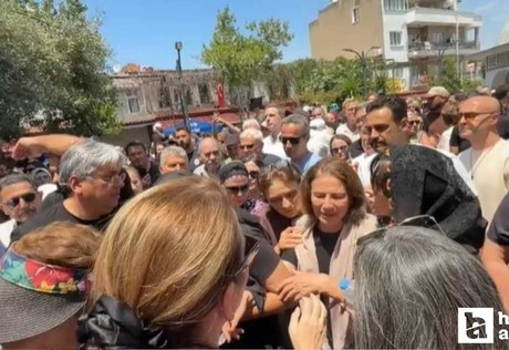 Ece İrtem sevenleri tarafından gözyaşları içnide son yolculuğuna uğurlandı