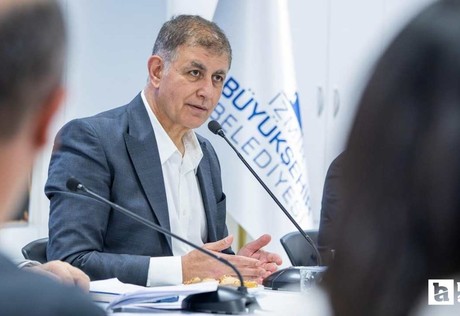 İzmir Büyükşehir Belediye Başkanı Cemil Tugay, CHP'den istifa ertti