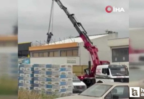 Sincan'da bir kişi vinçte sallandı: O anlar kameraya yansıdı!