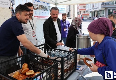 Pursaklar Belediyesi, sınava giren öğrenci ve velileri yalnız bırakmadı