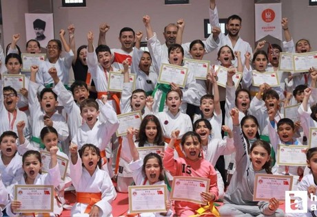 Keçiörenli sporcular karete kuşak sınavında ter döktü!