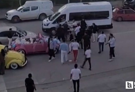 Sincan'da düğün konvoyunun trafiği felç ettiği iddiası gerginlik çıkardı