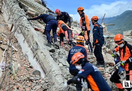 Türkiye'den giden ekipler Venezuela'da arama kurtarma çalışmalarına devam ediyor