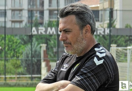 Etimesgut Spor Teknik Direktörü Aykan Atik: Yarışmacı bir takım oluşturmayı amaçlıyoruz