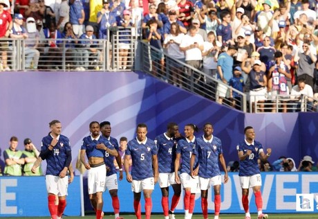 İsveç'i 3-0 ile geçen Fransa son 16 turunda Paraguay'a rakip oldu