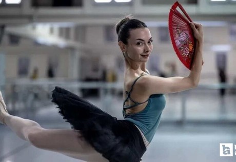 Ankara Devlet Opera ve Balesi sanatçısı Nilay Tahiroğlu, Bolşoy Sahnesi'nde finale çıktı