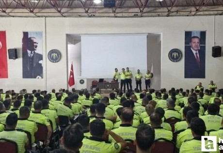 Zirvede görevlendirilen trafik polislerine eğitim verildi