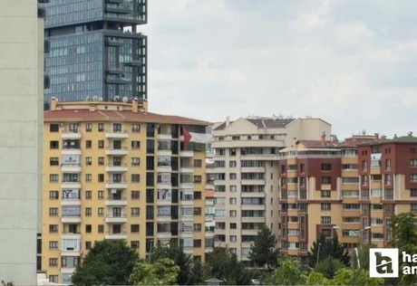 Trump’ın Ankara'da kalacağı otelin karşısına Filistin bayrağı asıldı
