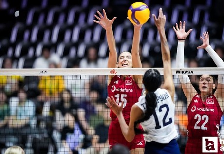 Filenin Sultanları ABD'ye final setinde 3-2 mağlup oldu