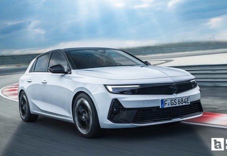 Opel Yeni Astra araba kampanyasında 12 ay taksitli 300 Bin TL imkanı