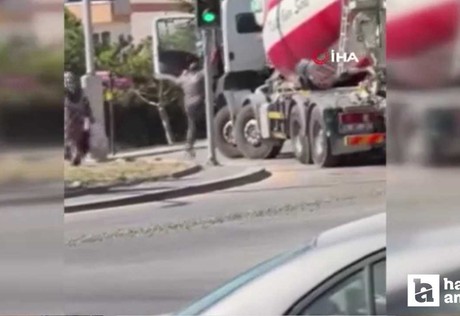 Sincan'da beton mikserden taşan beton yola döküldü