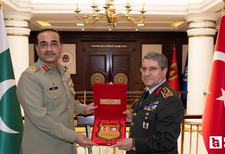 Pakistan Savunma Kuvvetleri Komutanı Munir'e Genelkurmay Başkanlığı'ndan üstün hizmet madalyası