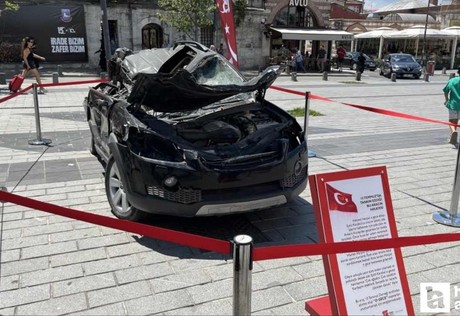 15 Temmuz'da Ankara'da tankın ezdiği araç Üsküdar'da sergileniyor