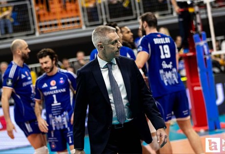 Halkbank Erkek Voleybol Takımı, Başantrenör Radostin Stoytchev ile devam etme kararı aldı