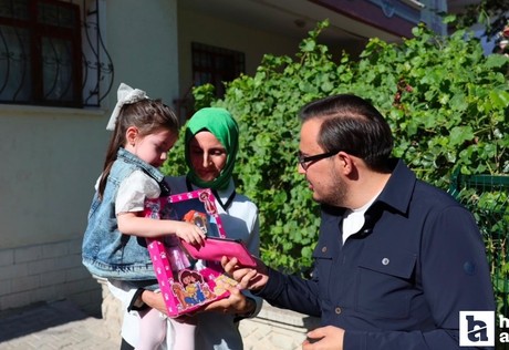 Sincan Belediyesinden çöp kamyonu hayranı minik kıza sürpriz