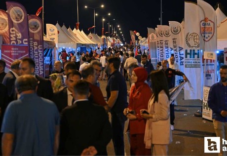 Ankaralılar 15 Temmuz'un 10. yılında Cumhurbaşkanlığı Külliyesi'nde nöbet tuttu