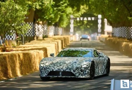 LFA Concept ilk dinamik sürüşünü Goodwood Hız Festivali'nde yaptı!