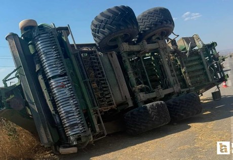 Sincan'da çıkan yangında balya makinası ve traktör kullanılamaz hale geldi