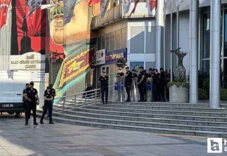 İzmit Belediyesine son dakika operasyon: Belediye Başkanı Hürriyet ve eşi gözaltına alındı