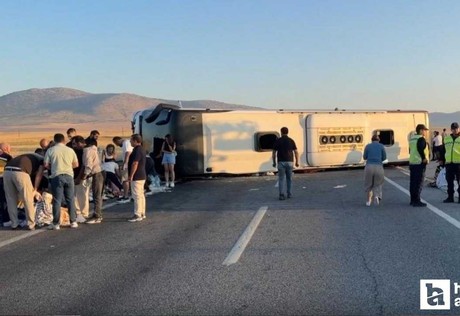 Kütahya'da yolcu otobüsü kaza yaptı: 31 yaralı!