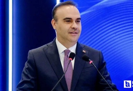 Sanayi Bakanı Kacır, YKS'de başarılı olan TÜBİTAK Fen Lisesi öğrencilerini tebrik etti