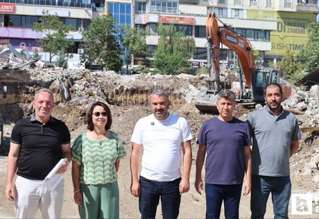 Pursaklar Belediyesi ilçenin kalbini yeniden şekillendiriyor: Pursaklar'a 5'inci meydan geliyor!