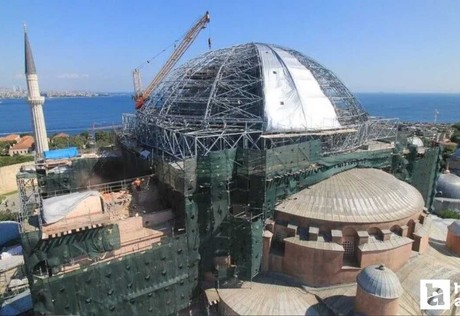 Ayasofya'nın ana kubbesindeki restorasyon çalışmaları sürüyor!