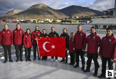 Bakan Kacır'dan 6. Ulusal Arktik Bilimsel Araştırma Seferi ekibini ziyaret!