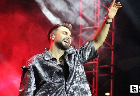Çorum'da sahne alan Sefo'dan unutulmaz sahne performansı