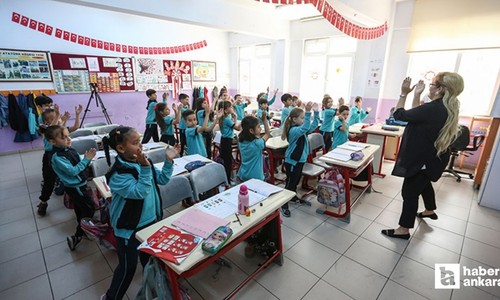 İlkokul öğrencileri işitme engelli arkadaşları için işaret dili öğrendi
