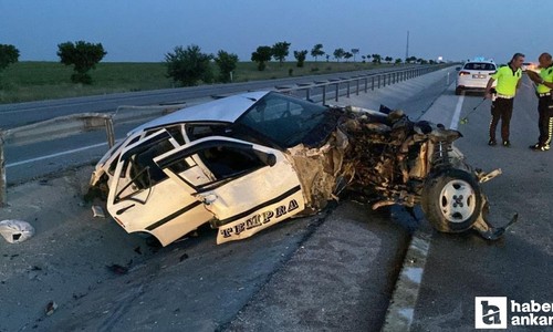 Konya'da otomobilin bariyerlere çarpması sonucu 2 kişi yaralandı