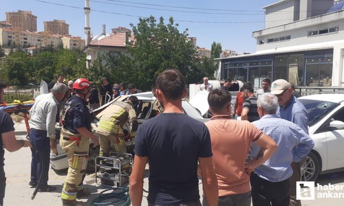 Ankara Polatlı'da iki otomobil çarpıştı!