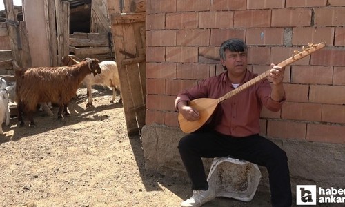 Çankırı’da görme engelli bir çiftçi koyunlarla türkü korosu kurdu