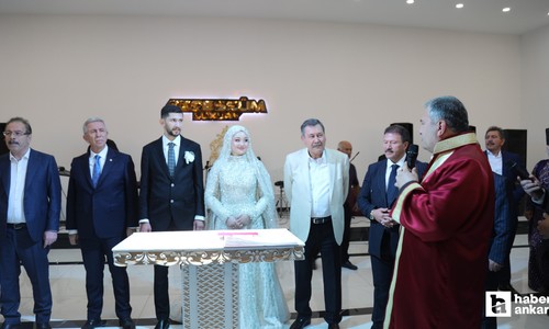 ABB Başkanı Yavaş ve Melih Gökçek nikah şahitliği yaptı