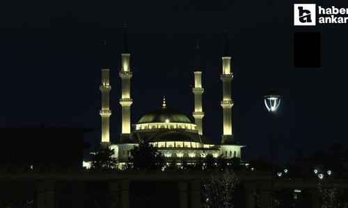 Ankara'da 15 Temmuz'a özel Beştepe Millet Cami'nin minaresinde Türk bayrağı açıldı