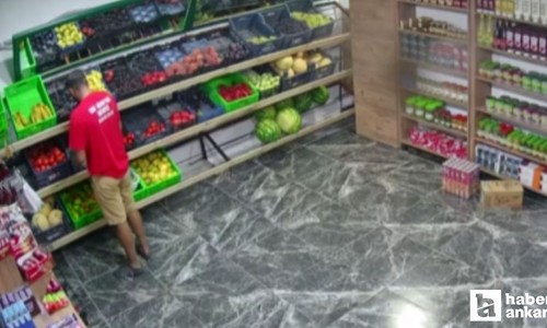 İnşaat işçisi takdir topladı! Çamur olan ayakkabısını çıkararak markete girdi!