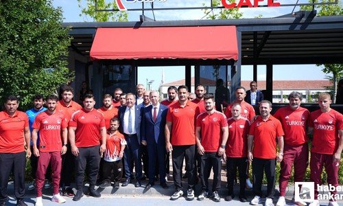 Mansur Yavaş, olimpiyatlara gidecek sporcularla görüştü